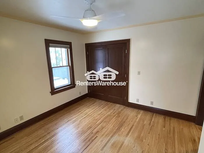 826 1st St NW — Photo 14