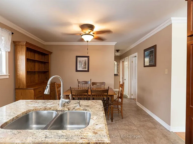 87 Raylawn Cres #UPPER — Photo 9