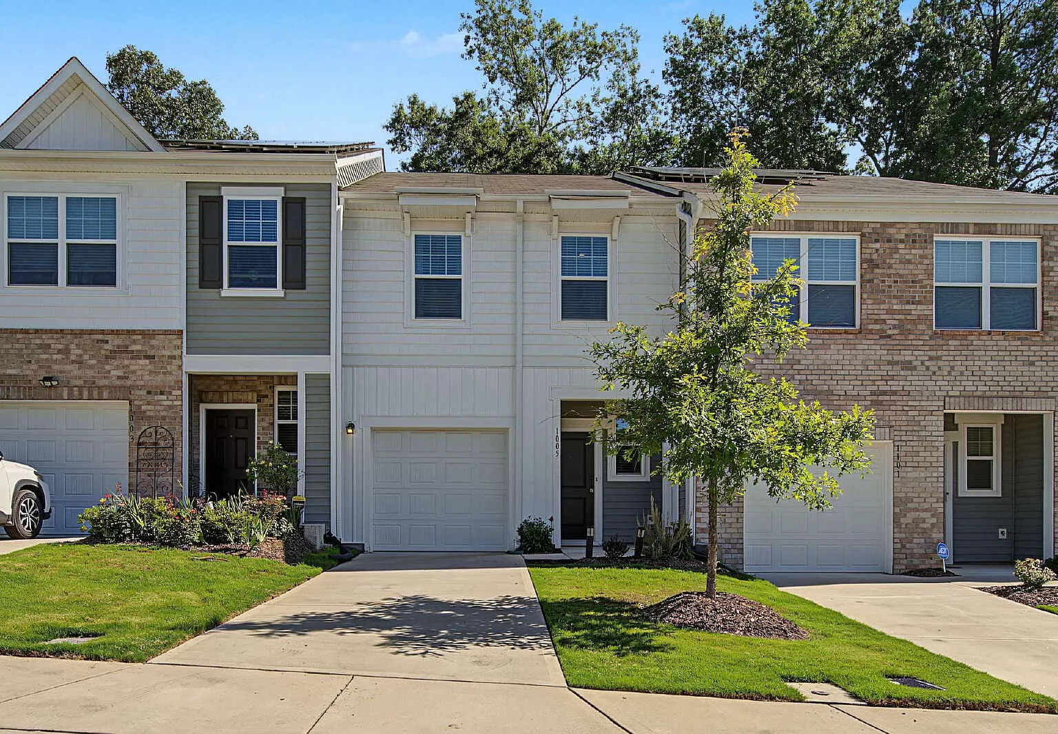 3 bed, 2.5 bath, 1386 sqft, $2,245 — Photo 1