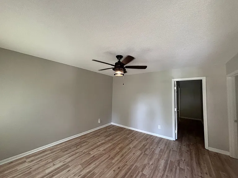 3154 Branch St — Photo 8