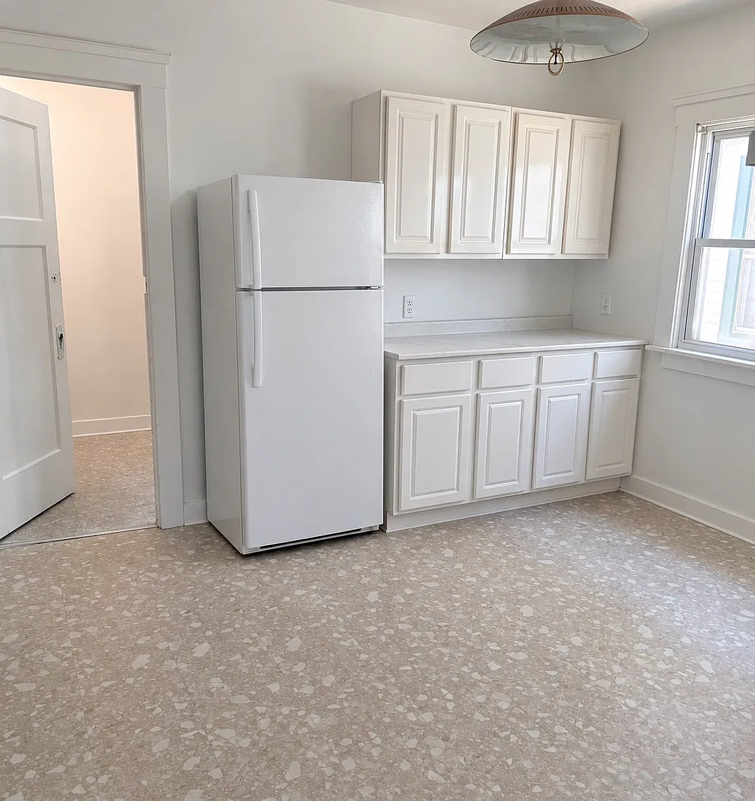 3 bed, 2716 sqft, $1,700 — Photo 4