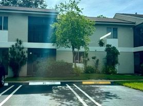 104 Gardens Dr, Pompano Beach, FL