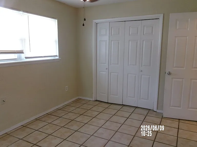 2205 NW 50th St — Photo 11
