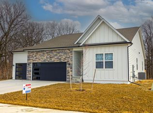 4065 Indian Ridge Dr, Waukee, IA 50263