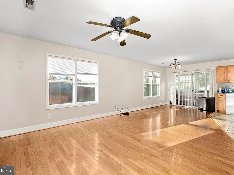621 Wolfe St #A — Photo 8