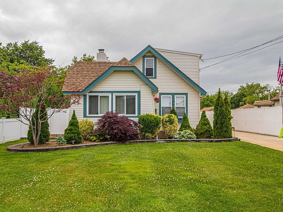 145 Clocks Blvd, Massapequa, NY 11758 Zillow