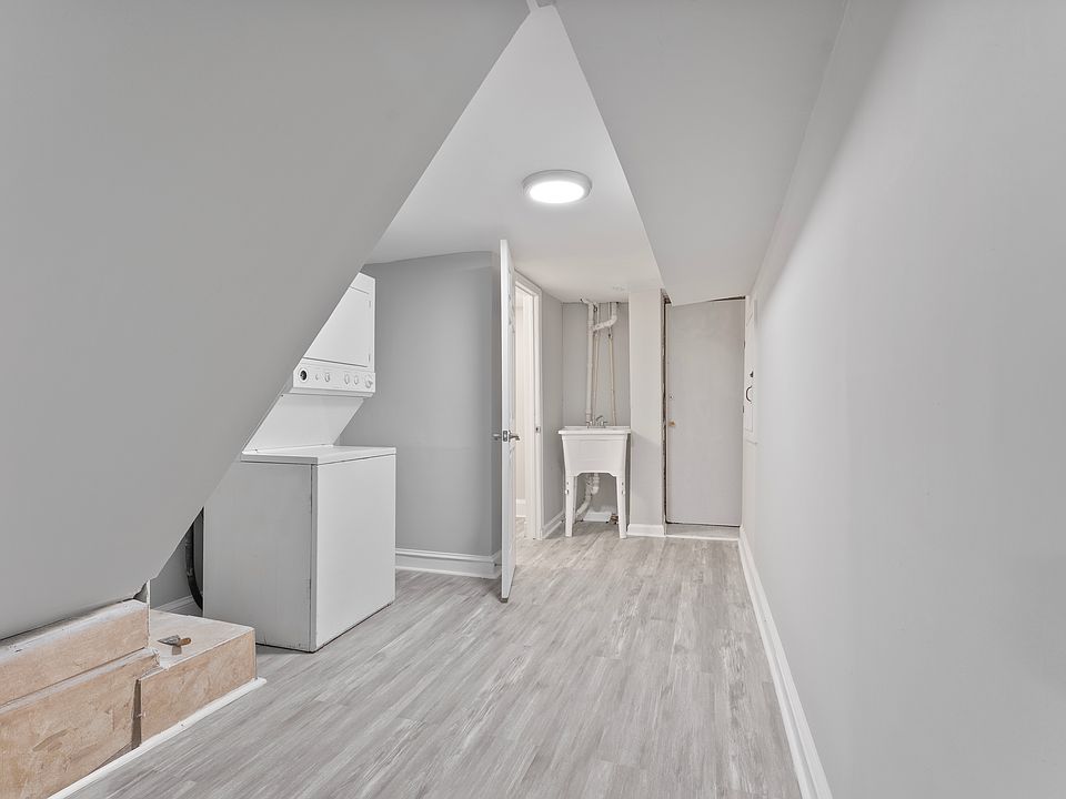 2nd image of 1023 Harlem Ave #4