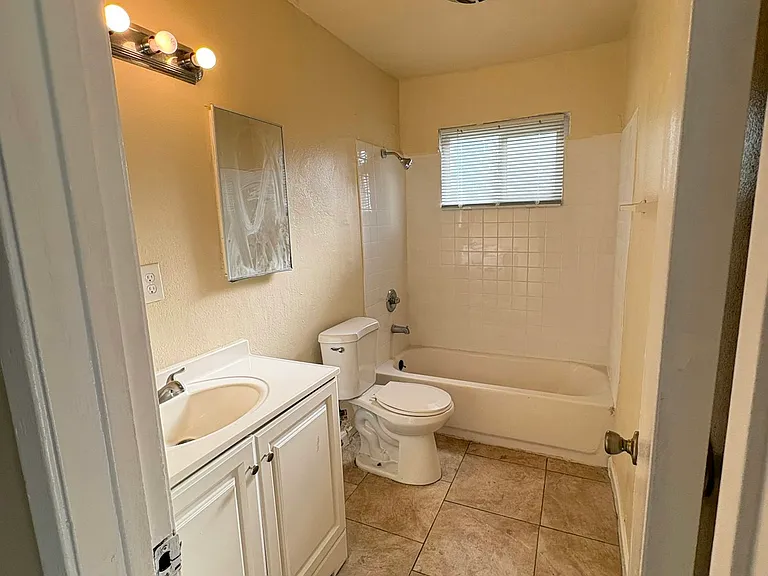 555 W 25th St #2 — Photo 8