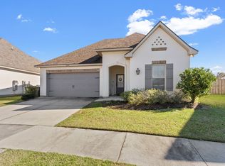 6374 Lake Edge Dr, Baton Rouge, LA 70820