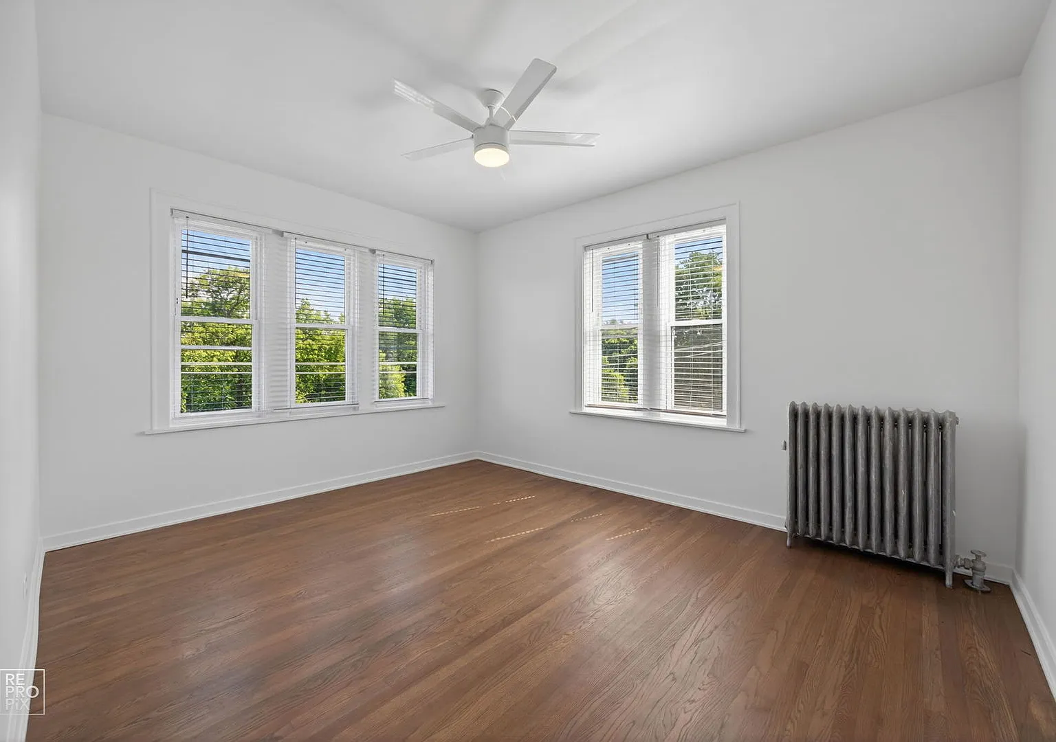 3 bed, 900 sqft, $2,095 — Photo 4