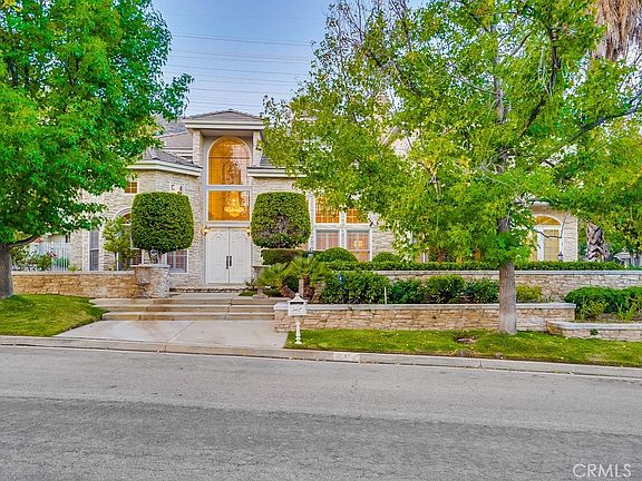2nd image of 849 Greenridge La Canada