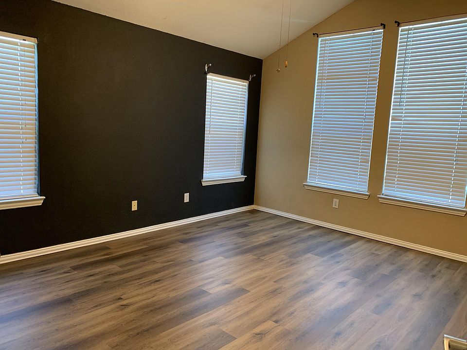 1st image of 320 Port Alto Dr