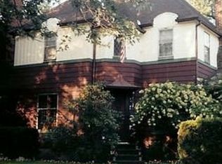 2548 Ashurst Rd, University Heights, OH 44118