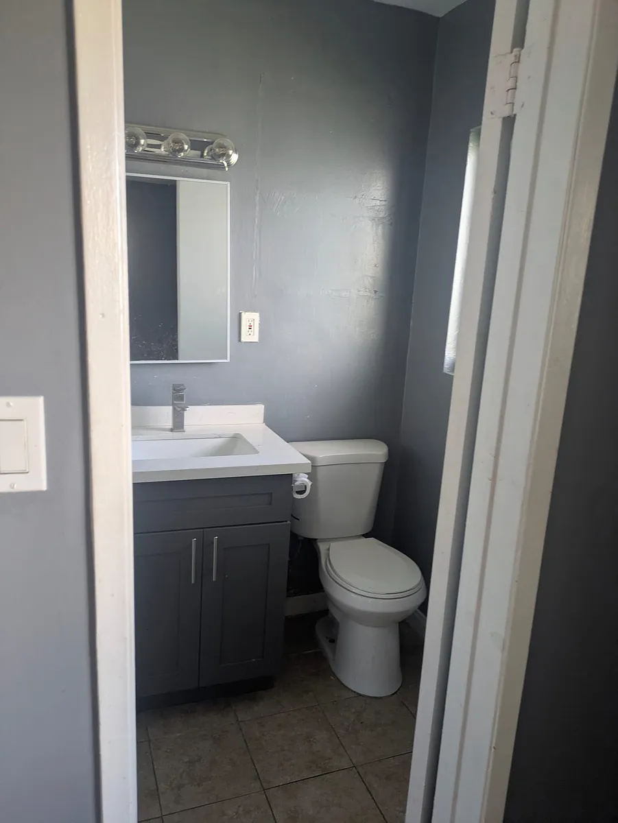 Building Photo - 2218 E Westport Dr #11