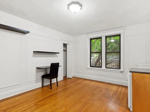 49 Willow Street image 1 of 4