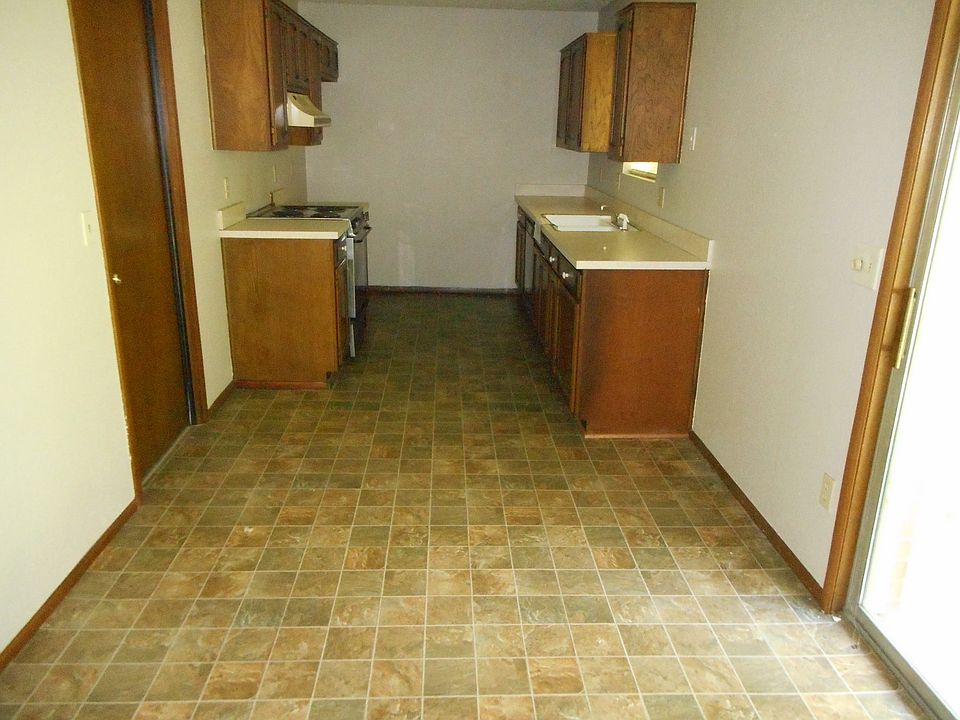 Kitchen & Dining