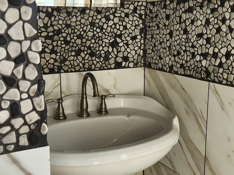 2304 W 9th St #3 — Photo 7