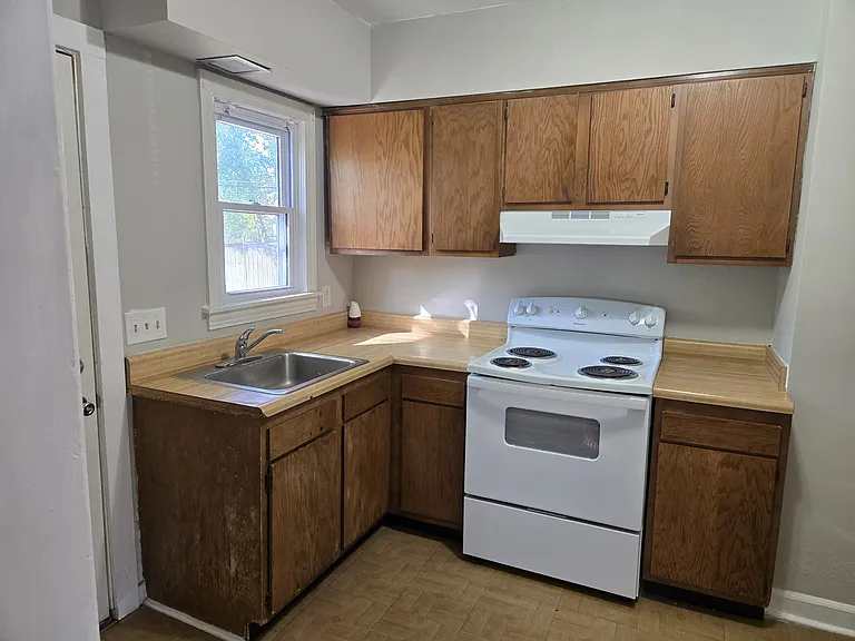 1229 Corregidor Cir — Photo 4