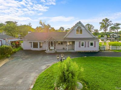 4287 Lake Grove Dr, White Lake, MI, 48383