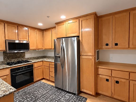 4th image of 347 Vista Roma Way