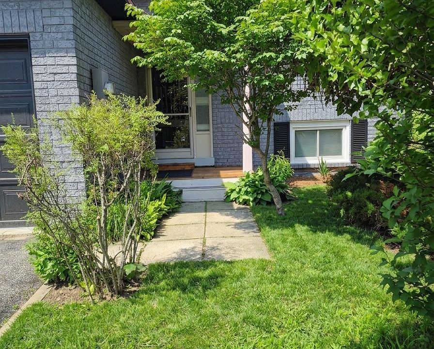 1st image of 6 Donald Cres