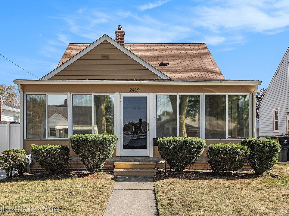 1st image of 2419 15th St