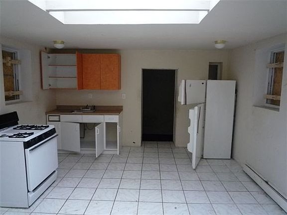 3rd image of 19406 99th Ave