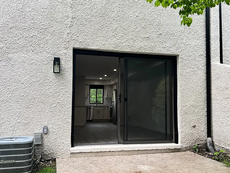 501 N Orange St #C2 — Photo 20