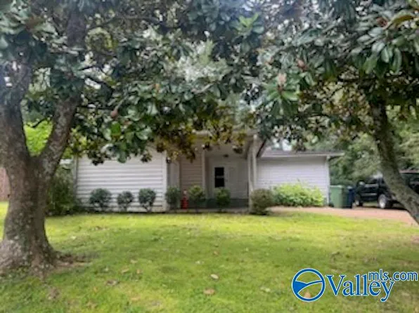 411 S Edgemont Cir NW, Huntsville, AL 35811