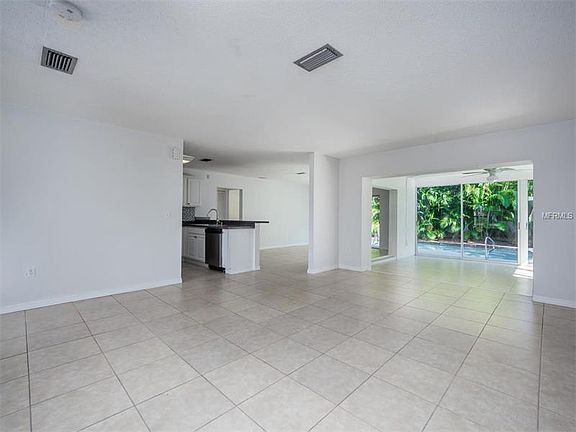 5th image of 1589 Carrolwood Dr