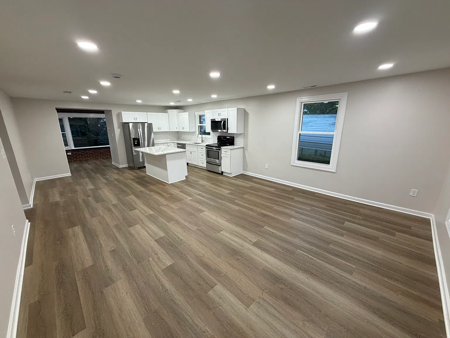 3 bed, 1206 sqft, $2,500 — Photo 3