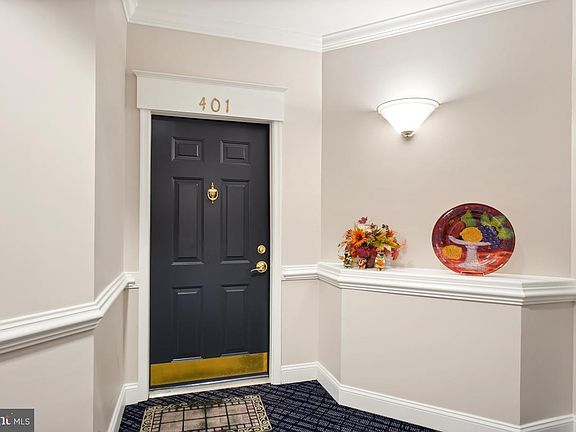 4th image of 501 King Farm Blvd APT 401