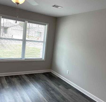 2nd image of 4393 Easthaven Cir