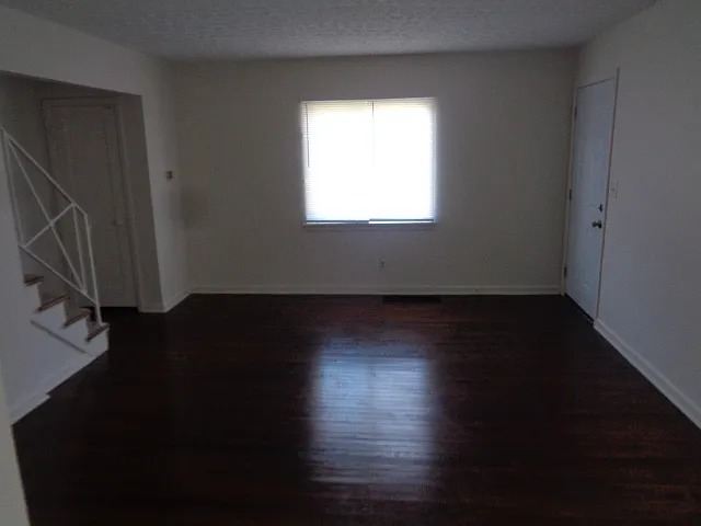 3454 Kimberly Ave — Photo 2