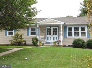 880 Terrace Ave, Mount Joy, PA 17552
