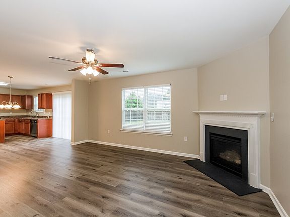 4th image of 1730 Eastway Dr