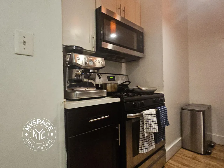 680 Monroe St #3E — Photo 5