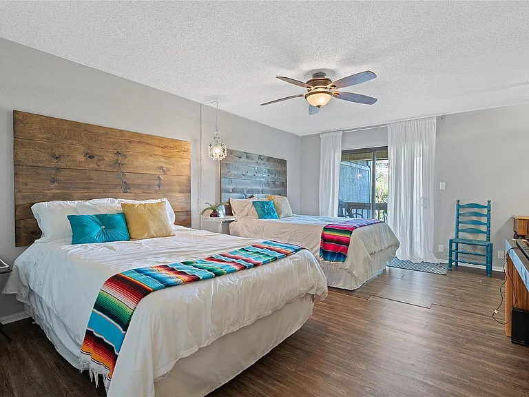 111 Comanche Point — Photo 18