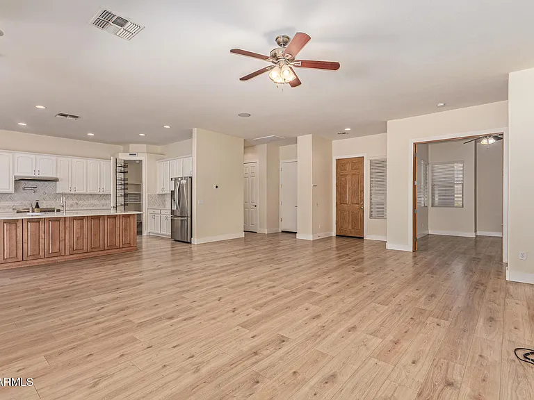 4978 E Karsten Dr — Photo 4