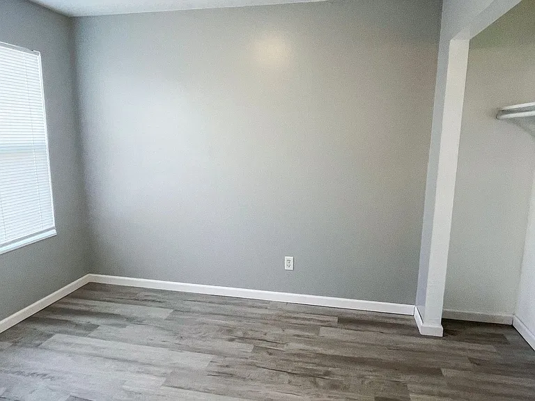 Clinic Court Apartments — Photo 36