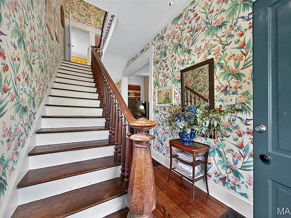 3rd image of 400 S Woodlawn Ave