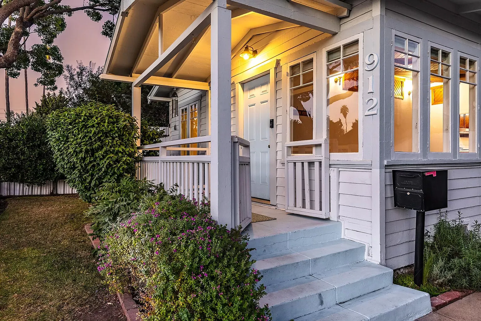 912 Victoria Ave — Photo 1