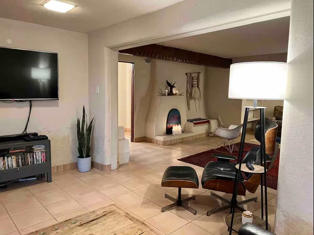 2 bed, 1200 sqft, $2,400 — Photo 4