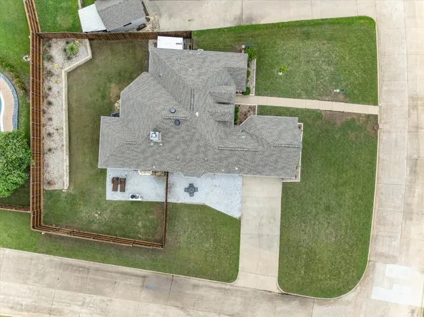 121 Daisey Ln, Justin, TX 76247