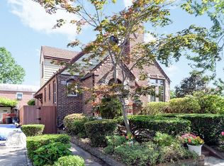 19504 53rd Ave, Fresh Meadows, NY 11365
