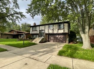 22848 Valley Dr, Richton Park, IL 60471