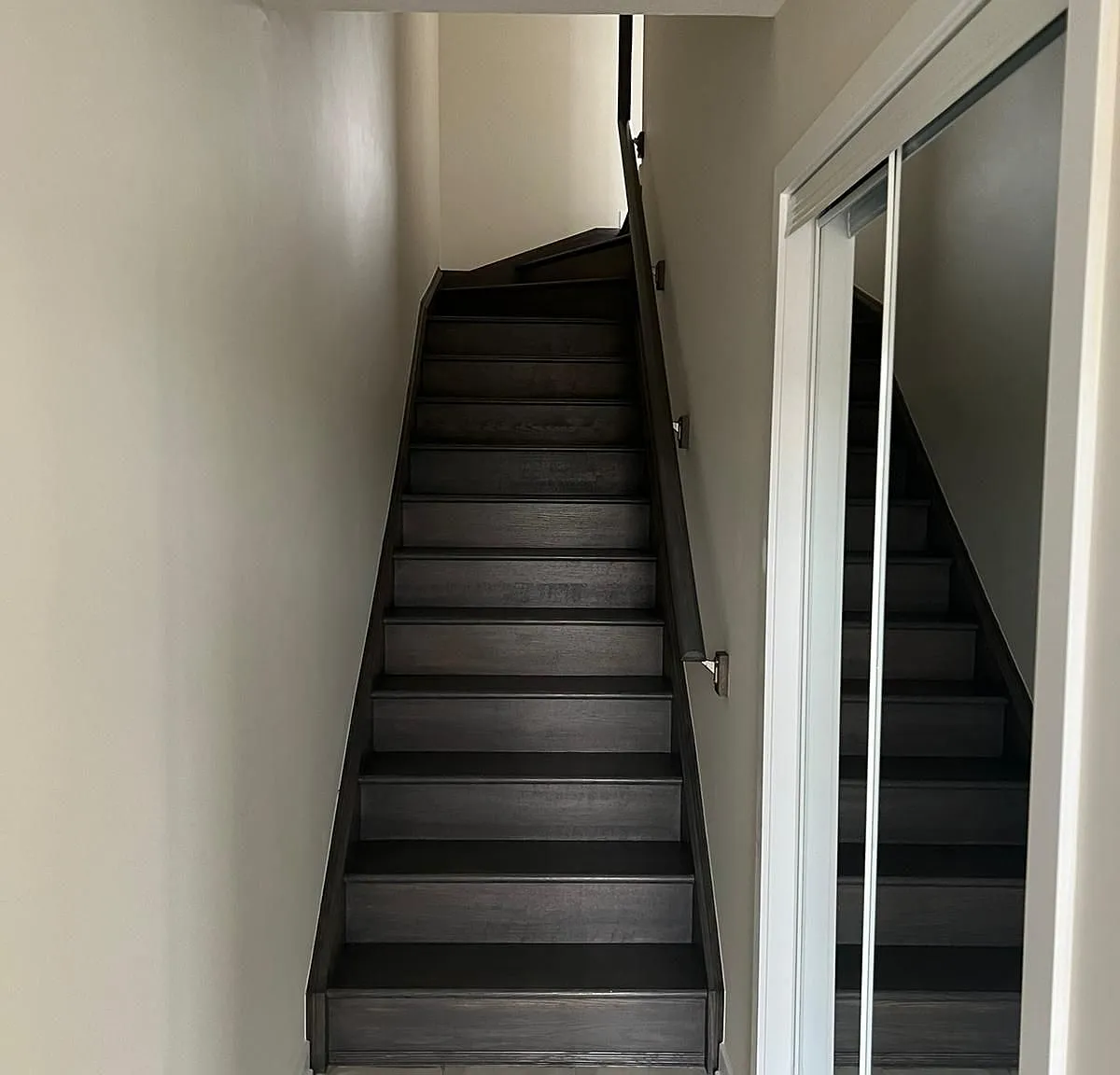 4 bed, $2,400 — Photo 2