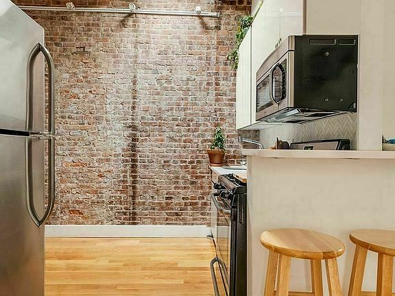 3rd image of 57 Clifton Pl APT 8