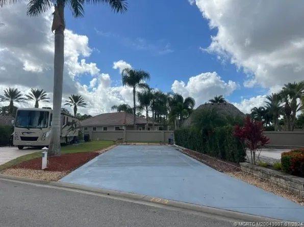 193 NW Hazard Way, Port Saint Lucie, FL 34986