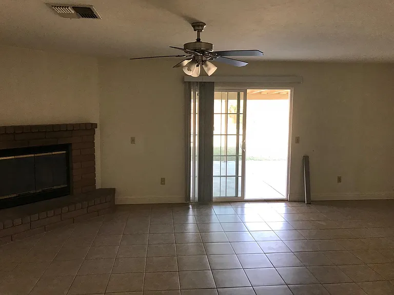 2400 Arlana St — Photo 3